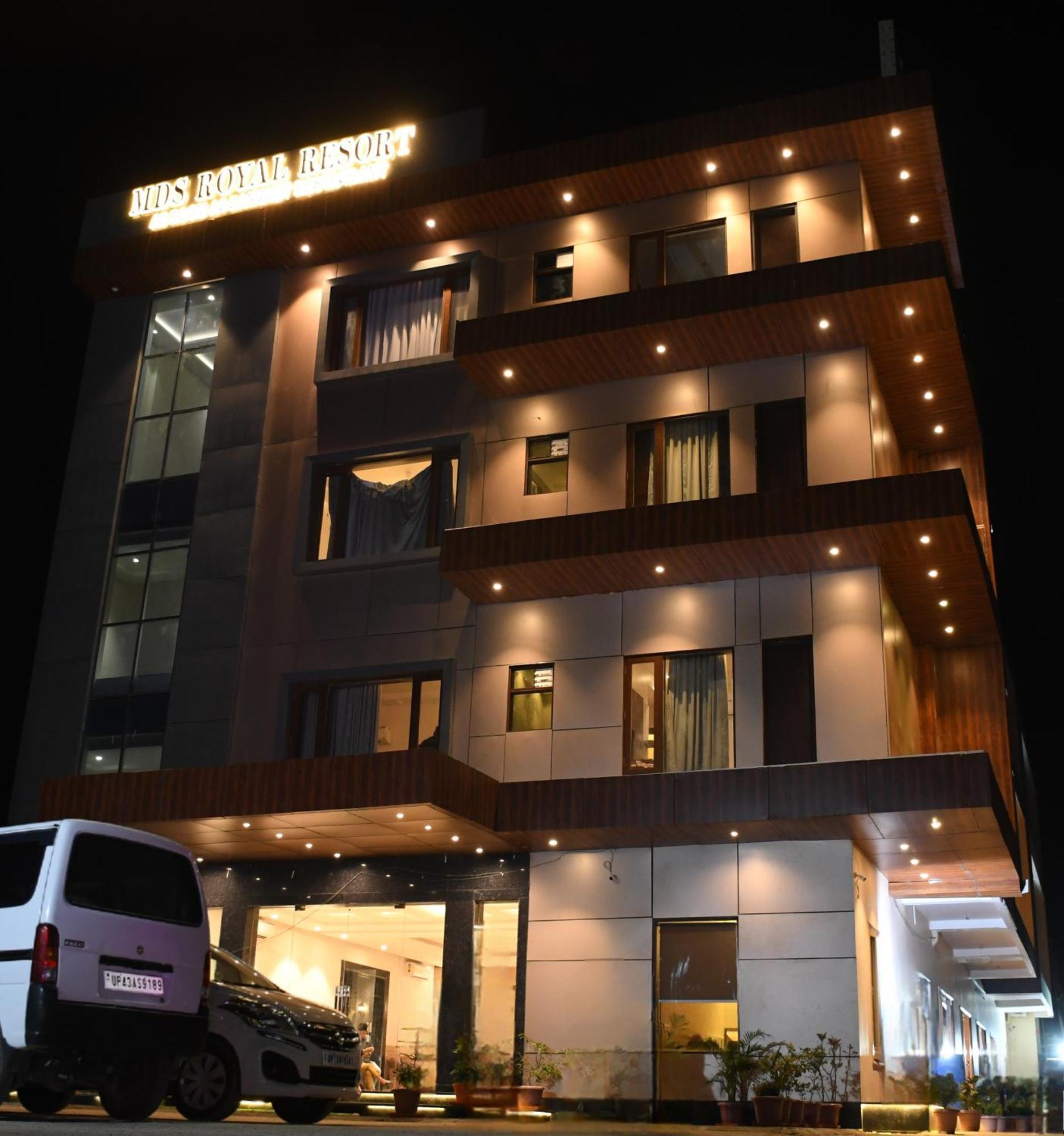 Mds Royal Resort Tulsipur Екстер'єр фото